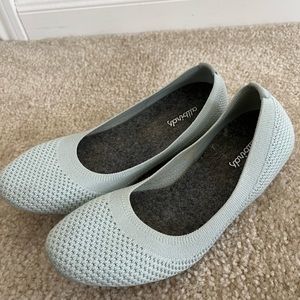 Allbirds’ women flat shoes